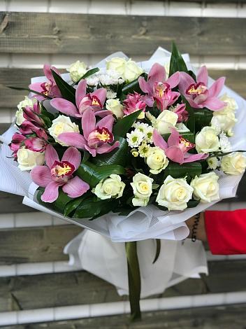 Букет цветов из: Розы и Хризантемы в Шарапово Чеховского района