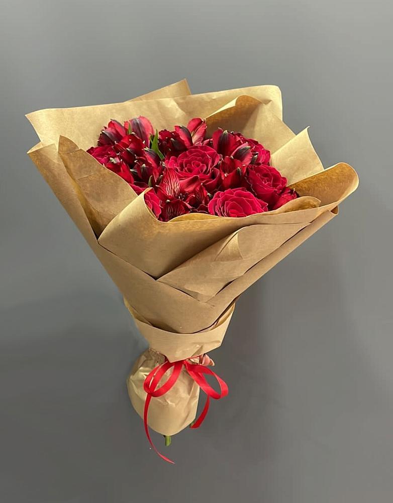 Букет цветов из: Альстромерии и Розы в Шарапово Чеховского района