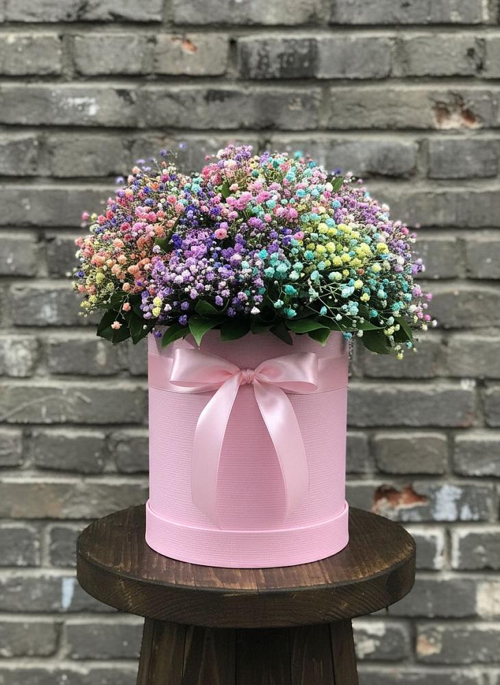 Цветочная композиция из Гипсофила и Розы в шляпной коробке в Шарапово Чеховского района