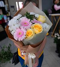 Букет цветов из:  Герберы, Розы и Хризантемы в Шарапово Чеховского района