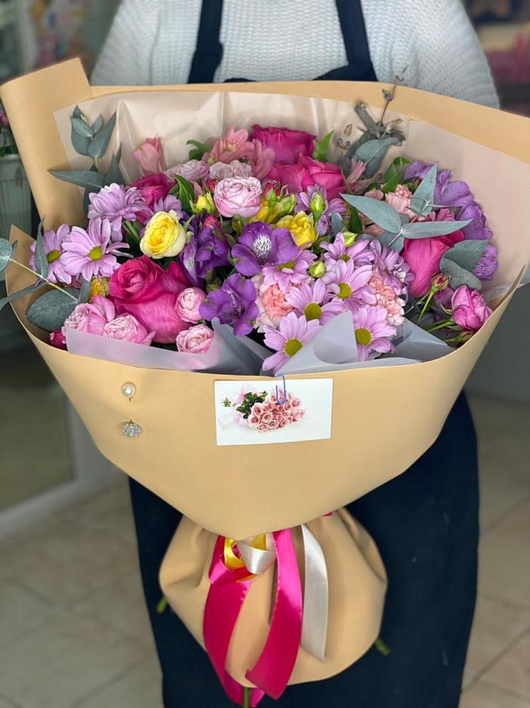 Букет цветов из: Хризантемы, Гвоздики и Альстромерии в Шарапово Чеховского района