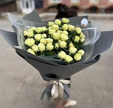 Букет Белые кустовые розы Солинеро в Шарапово Чеховского района