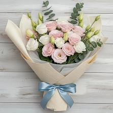 Букет цветов из:  Лизиантусы в Шарапово Чеховского района