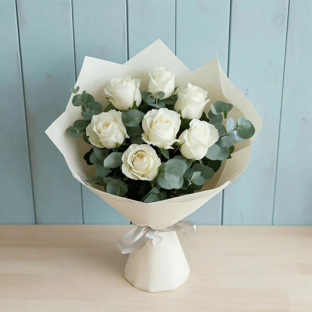 Букет Белые розы в Эвкалипте в Шарапово Чеховского района