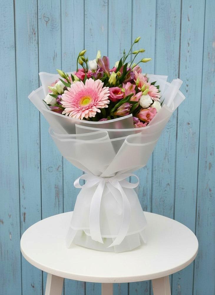 Букет цветов из: Герберы, Альстромерии и Лизиантусы в Шарапово Чеховского района