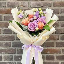 Букет цветов из:  Лизиантусы и Розы в Шарапово Чеховского района