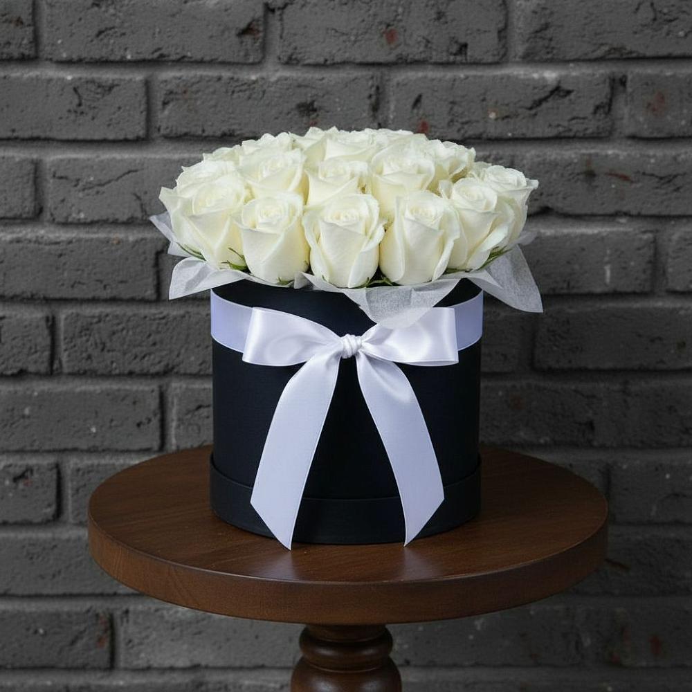 Цветочная композиция из Розы в шляпной коробке в Шарапово Чеховского района