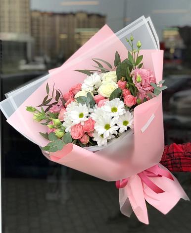 Букет цветов из: Розы, Лизиантусы и Хризантемы в Шарапово Чеховского района